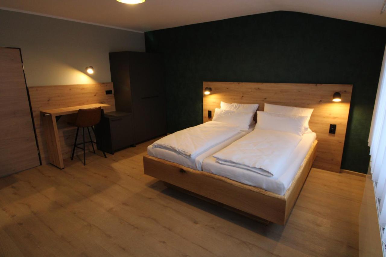 Der Hirsch Hotel Моншау Экстерьер фото