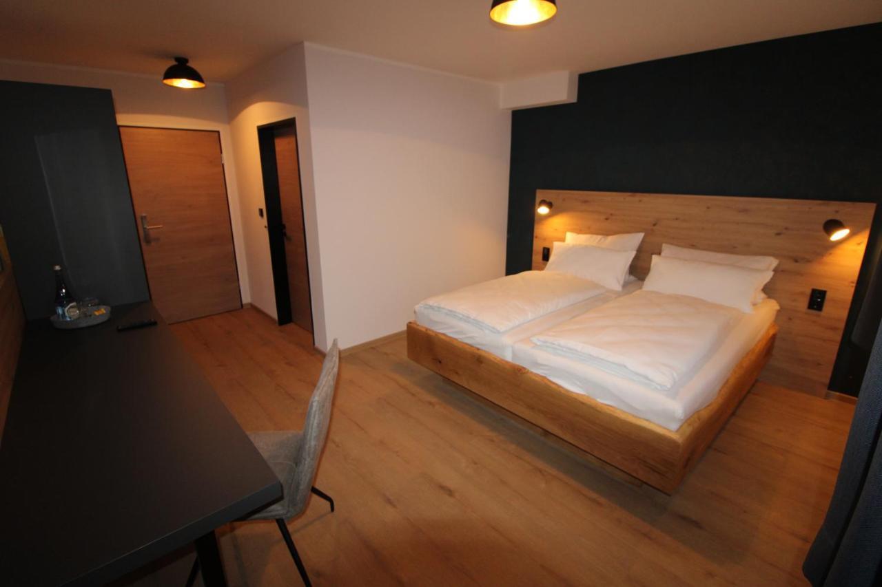 Der Hirsch Hotel Моншау Экстерьер фото