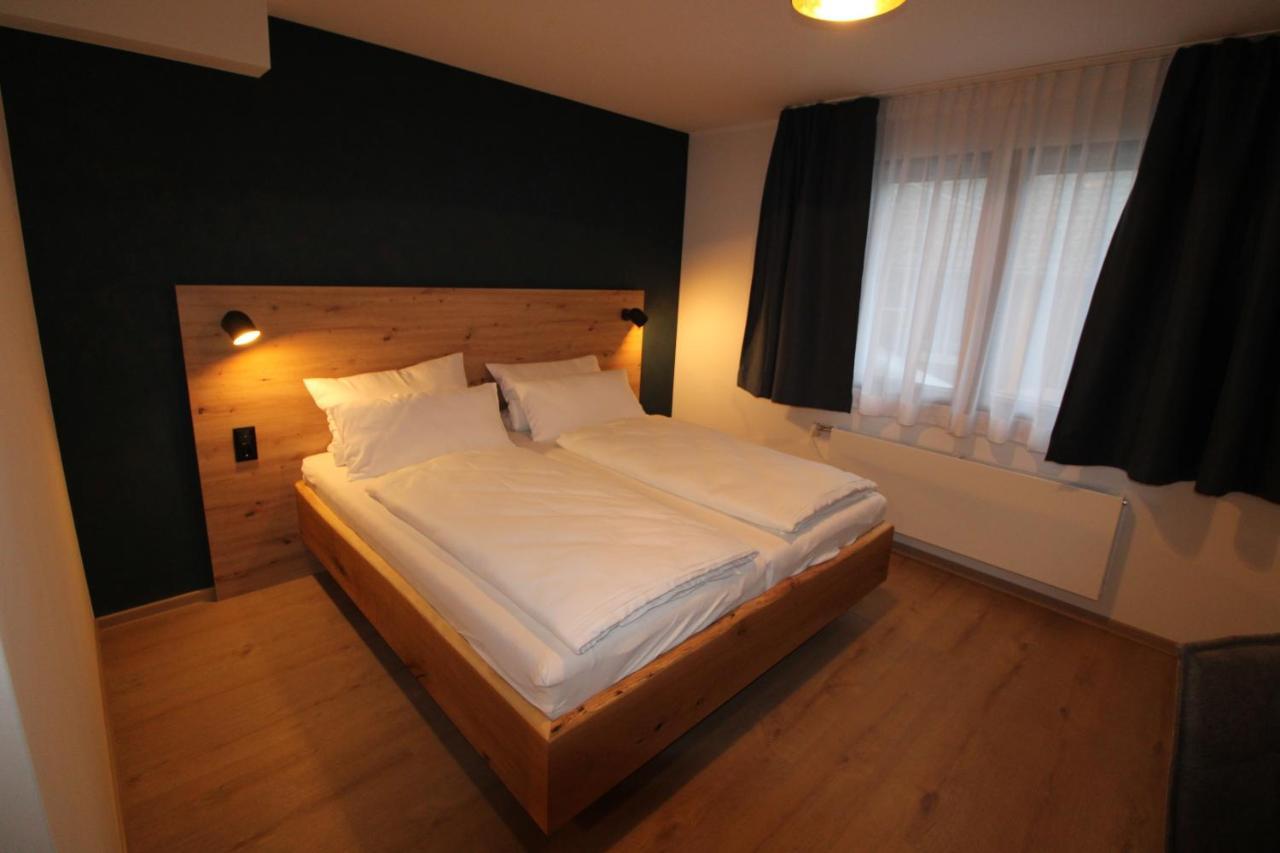 Der Hirsch Hotel Моншау Экстерьер фото